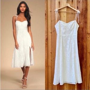 White Floral Jacquard Bustier Tie-Strap Midi Dress 🌿